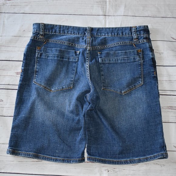 Shorts - Picture 3 of 3